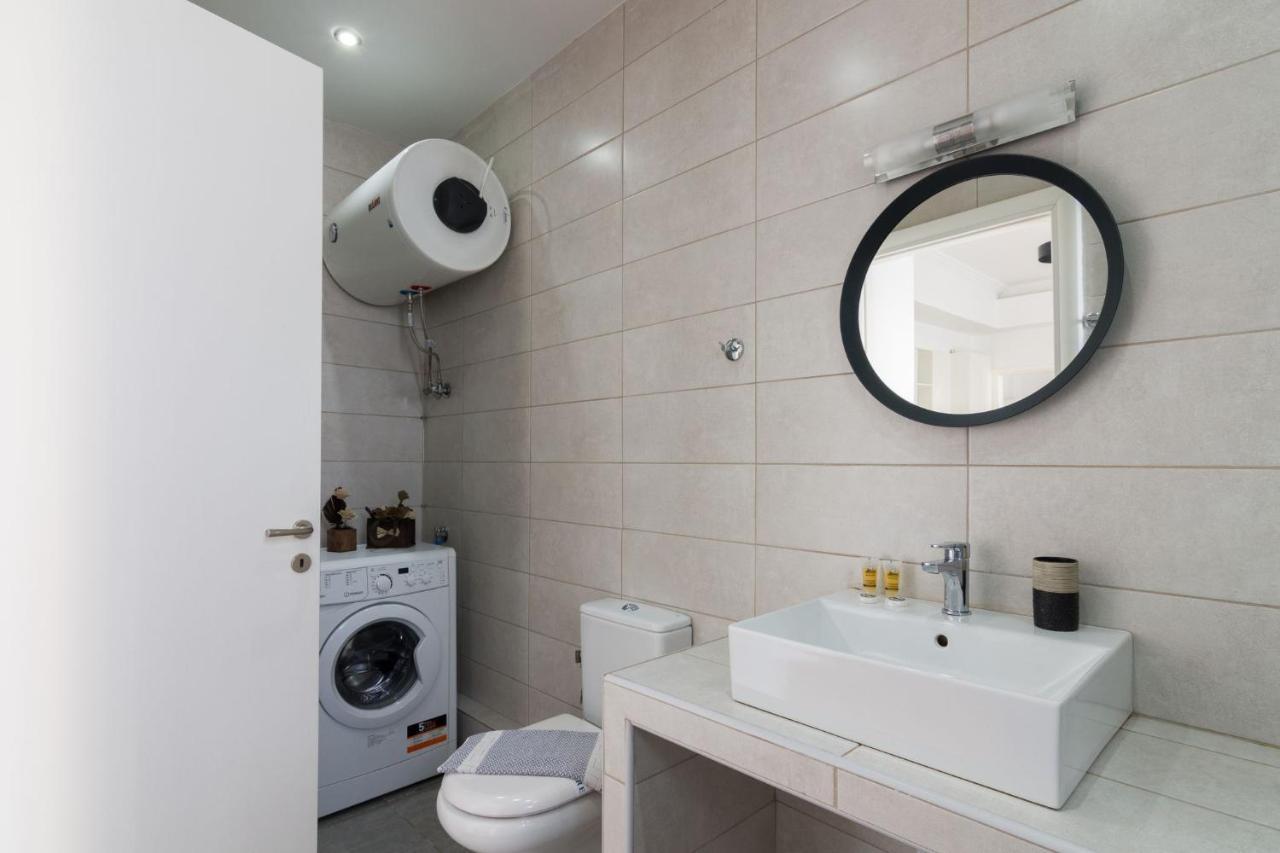 Classic Apartment For 4 People A Атина Екстериор снимка