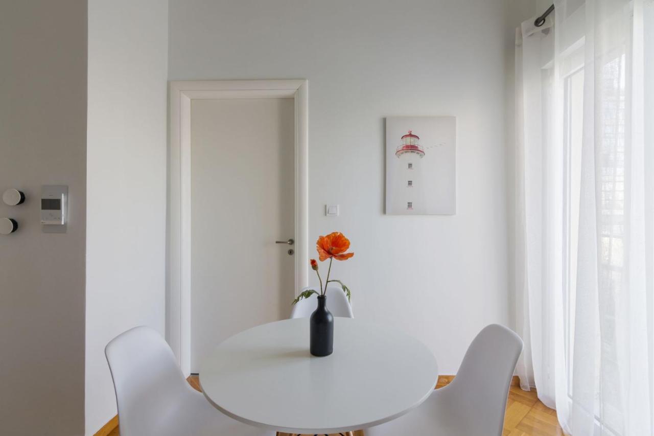 Classic Apartment For 4 People A Атина Екстериор снимка