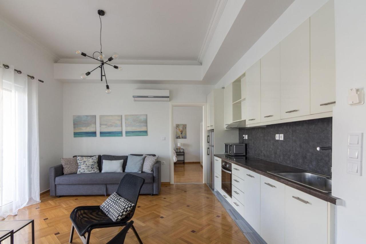 Classic Apartment For 4 People A Атина Екстериор снимка