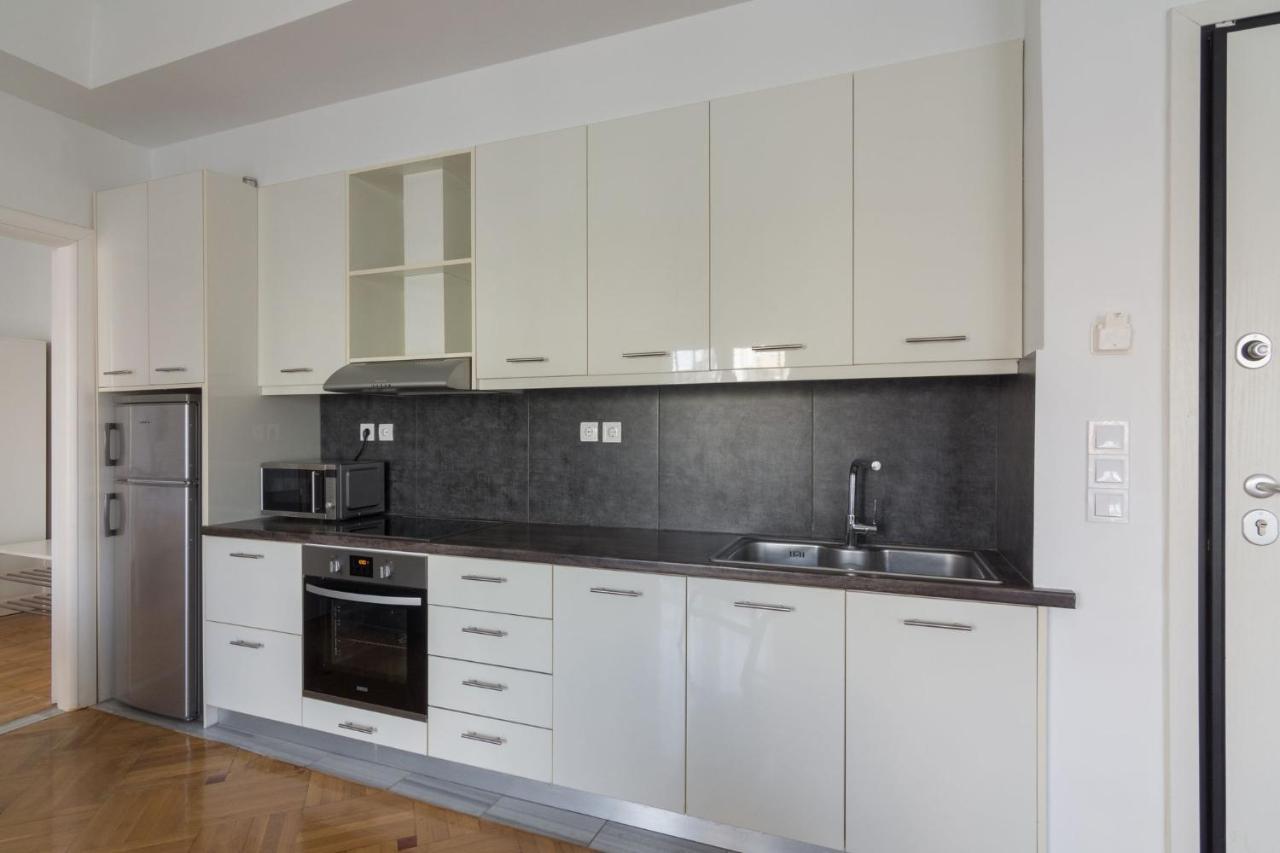 Classic Apartment For 4 People A Атина Екстериор снимка